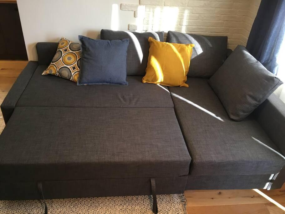 Centrally Located , Brand New, Cozy With Parking Apartemen Sofia