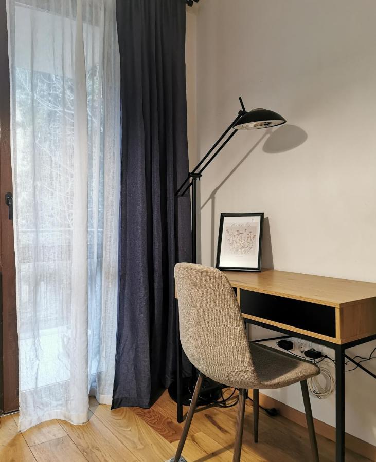 Apartemen Centrally Located , Brand New, Cozy With Parking