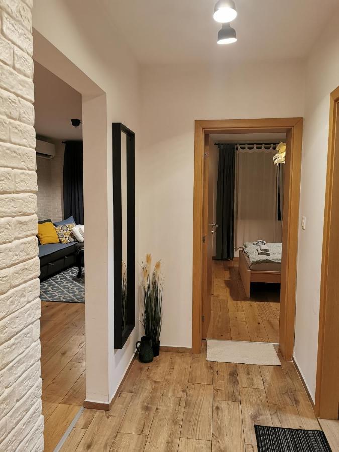 Apartemen Centrally Located , Brand New, Cozy With Parking